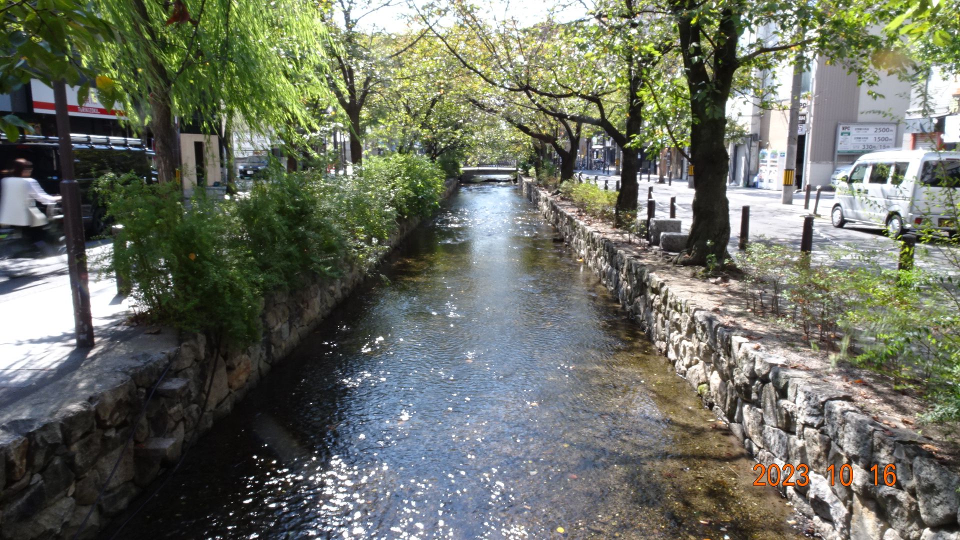 高瀬川と歴史が点在する木屋町